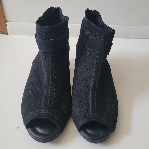 Earth Intrepid Black Nubuck Caged In Sandals Size 10 - Picture 3 of 6